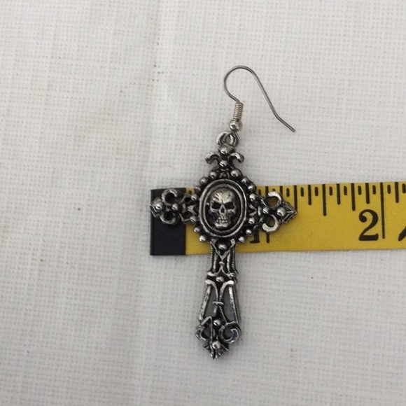 Woman’s Earrings made by Real Metal Great for Halloween - Picture 3 of 4